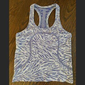 Lululemon Swiftly tech racerback tank top 2.0 race length, blue print, size 6